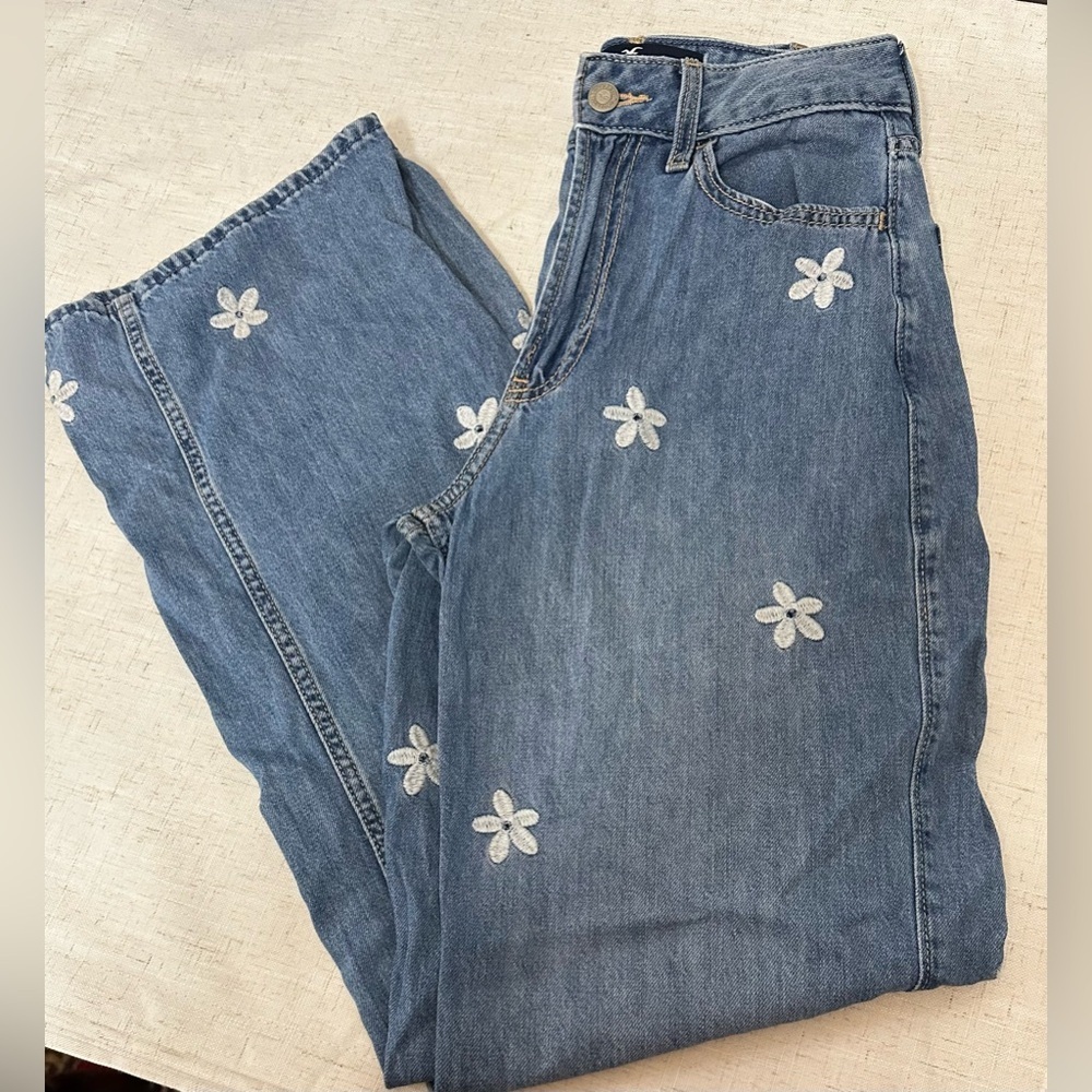 Hollister Co. Floral Embroidered Blue Jeans - Picture 2 of 14